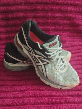 Asics White and Pink Women's Running Sneakers